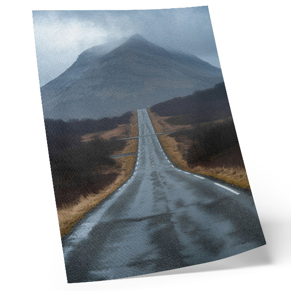 Arte de parede Montanhas nubladas, estrada acidentada, atmosfera tranquila.