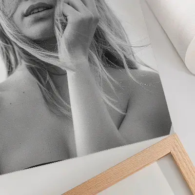 Impressão em tela retrato de uma mulher repleta de emoções