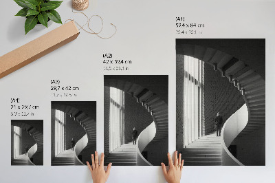 Impressão em tela escada em espiral com contraste minimalista de tijolos