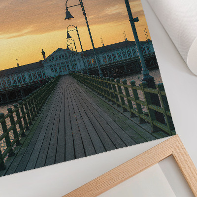 Poster decorativo Ponte de madeira com luminária e céu pitoresco