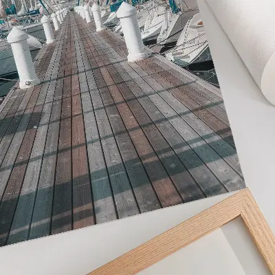 Arte de parede marina com iates no cais sob céu azul em simetria