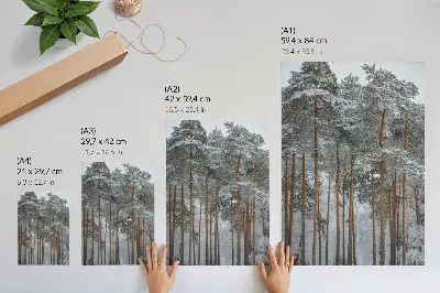 Arte de parede floresta de inverno com árvores nevadas transmitindo paz e harmonia