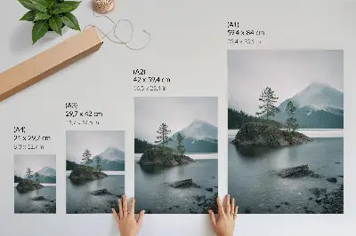 Arte de parede paisagem de montanhas com lago e neblina trazendo paz e harmonia