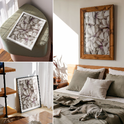 Poster decorativo Pétalas brancas em padrão floral roxo, efeito natural