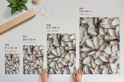 Poster decorativo Pétalas brancas em padrão floral roxo, efeito natural