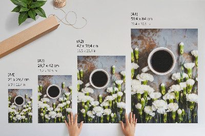 Arte de parede Uma xícara de café e flores de cravo branco.