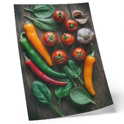 Poster decorativo Legumes vibrantes sobre um fundo escuro e rústico.