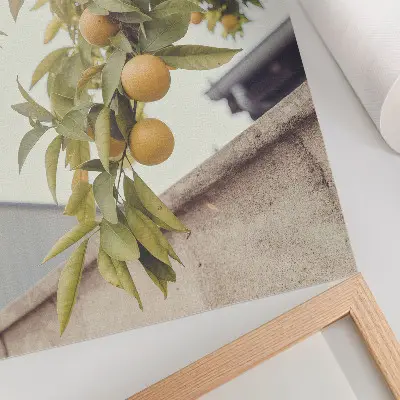 Poster decorativo com galho de árvore e folhas verdes e laranja