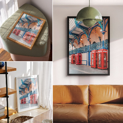 Poster para cozinha Cabines vermelhas, passagem elegante, ornamentos ricos.
