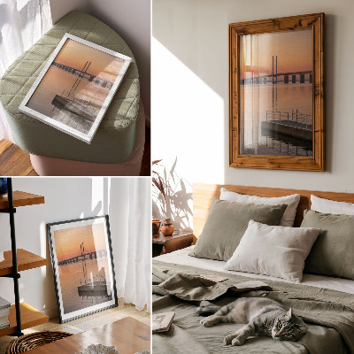Poster decorativo Ponte do pôr do sol minimalista em tons quentes