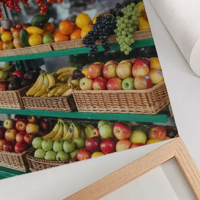 Poster decorativo com estampa de frutas coloridas que remetem à tradição e à natureza