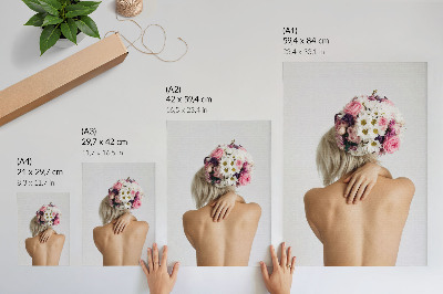 Poster para cozinha Um arranjo floral no cabelo de uma mulher.