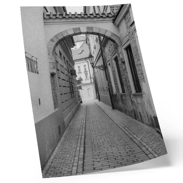 Poster decorativo de arquitetura em preto e branco com rua nostálgica