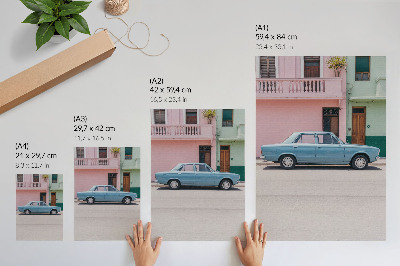 Impressão em tela Carro clássico, prédios em tons pastel, charme retrô