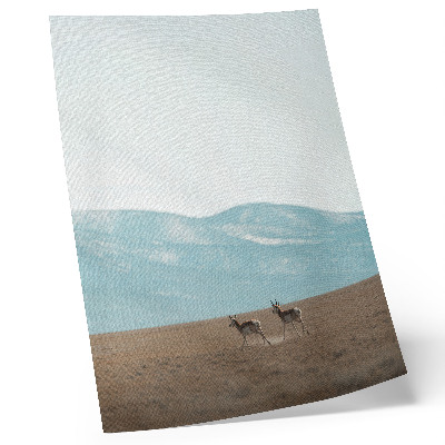 Poster para cozinha Antílopes com montanhas ao fundo, um espaço tranquilo.