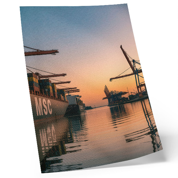 Impressão em tela Paisagem portuária com navios porta-contentores e guindastes.