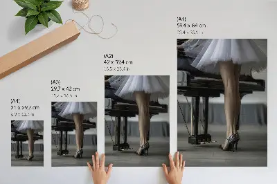 Poster decorativo bailarina ao piano com elegância e delicadeza