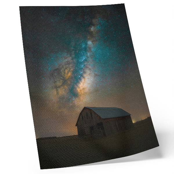 Arte de parede Céu noturno estrelado com a Via Láctea sobre o celeiro.