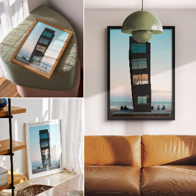 Poster decorativo Uma torre negra moderna sobre um mar azul.
