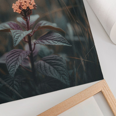 Impressão em tela Uma planta com uma flor colorida contra um fundo verde.