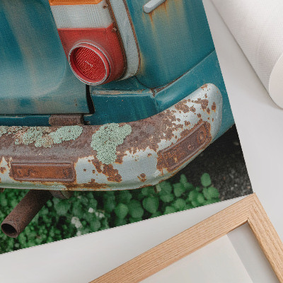 Poster decorativo Carro coberto de musgo, ferrugem e cor turquesa.