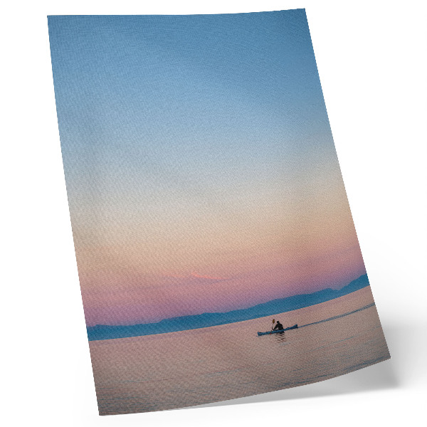Arte de parede Passeio de caiaque em um mar calmo em tons pastel.