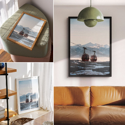 Poster decorativo Montanhas com paisagens de inverno e teleférico.