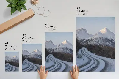 Impressão em tela paisagem de inverno com montanhas e estrada sinuosa