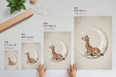 Poster para cozinha Uma girafa de desenho animado na lua rodeada de estrelas