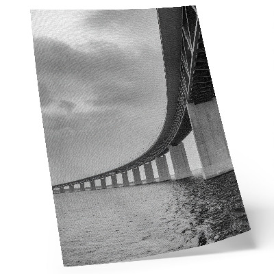 Poster decorativo Uma ponte monumental em tons de cinza.