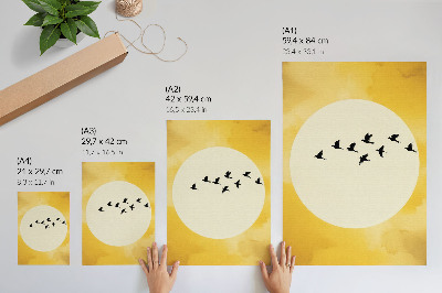 Impressão em tela Pássaros contra um fundo circular amarelo