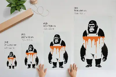 Poster decorativo de um gorila de macacão com fundo laranja vibrante