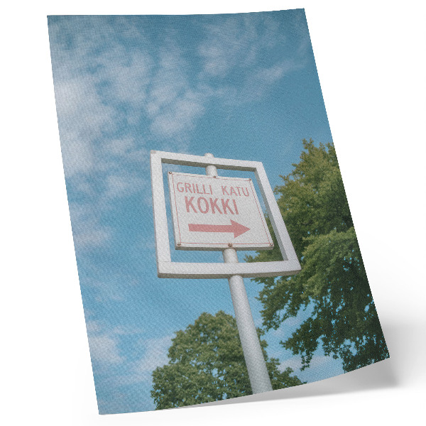 Poster para cozinha Um quadro branco contra um céu azul.
