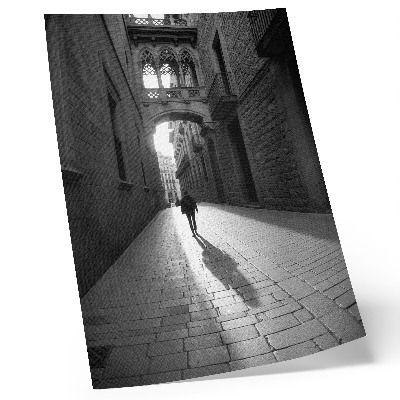 Poster decorativo Fotografia em preto e branco de uma rua com arquitetura.