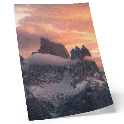 Impressão em tela pôr do sol com montanhas, neblina, harmonia e mistério
