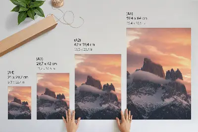 Impressão em tela pôr do sol com montanhas, neblina, harmonia e mistério