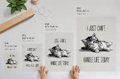 Impressão em tela de um gatinho em fundo cinza com estilo minimalista