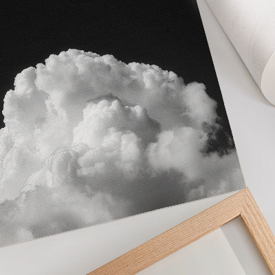 Poster para cozinha Nuvens em um fundo preto sem detalhes desnecessários.