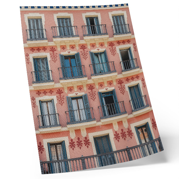 Poster decorativo Fachada simétrica com persianas azul-marinho e decorações florais.