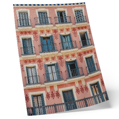 Poster decorativo Fachada simétrica com persianas azul-marinho e decorações florais.
