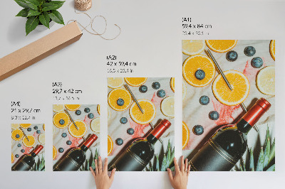 Poster para cozinha Frutas coloridas e vinho tinto sobre um fundo claro.