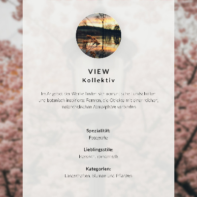 Poster decorativo Na primavera, a cidade fica repleta de árvores floridas e torres de igrejas.