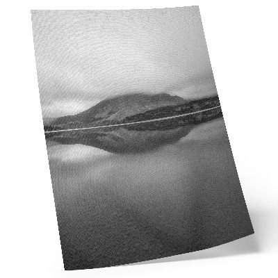 Poster para cozinha Tons de cinza, montanhas, reflexo do lago, harmonia