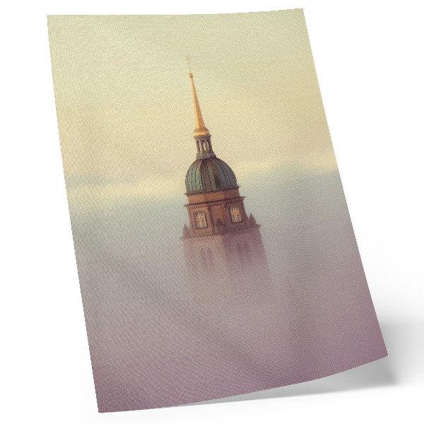 Poster decorativo Torre na neblina, cores delicadas, composição serena.