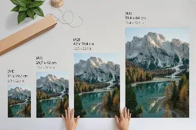 Impressão em tela paisagem de montanhas com floresta, lago e reflexos de árvores coloridas