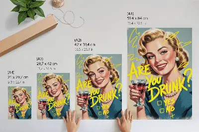 Arte de parede mulher em estilo retrô com quadrinhos e texto em cores dinâmicas