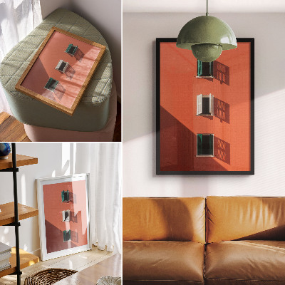 Poster decorativo Parede laranja, três janelas, persianas verdes.