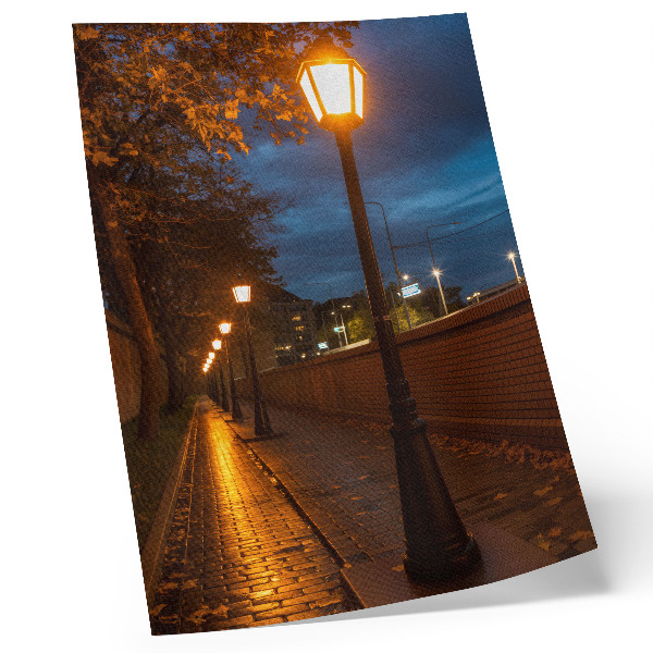 Poster decorativo Luzes noturnas em becos, brilho quente, atmosfera tranquila