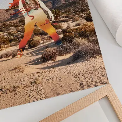 Pôster decorativo figura no deserto com motivo surreal