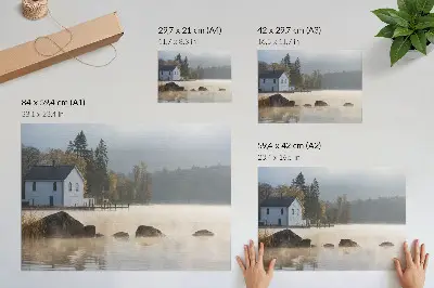 Poster mural com paisagem de lago, chalé e árvores em outono enevoado